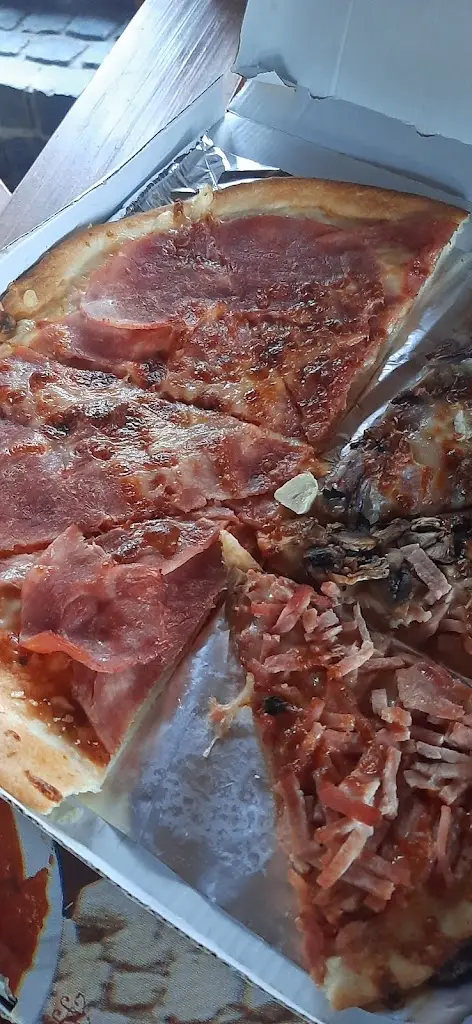 Aleš Bazzf_PIZZERKA SOLNICE_Solnice_review