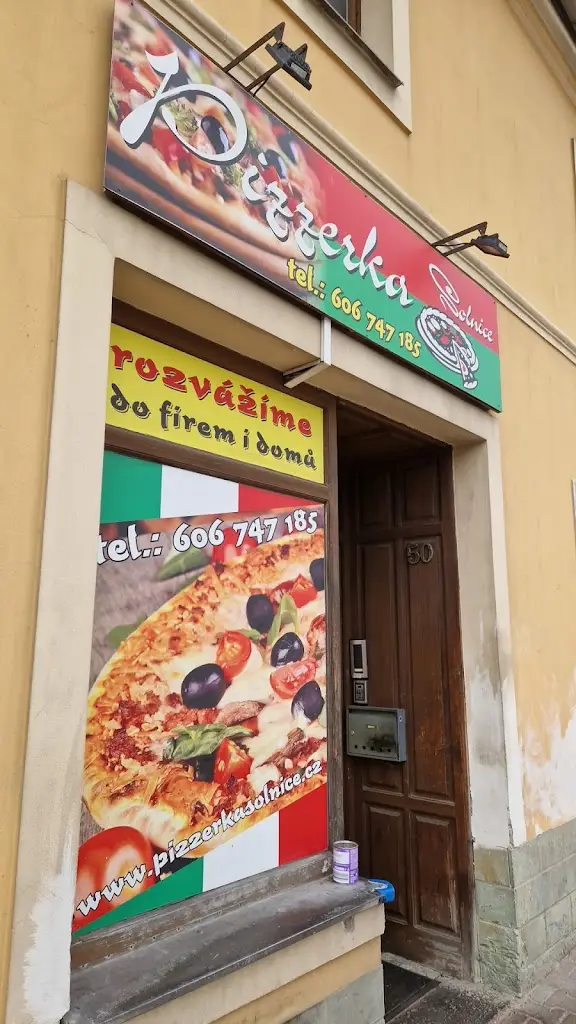 PIZZERKA SOLNICE restaurant in Solnice