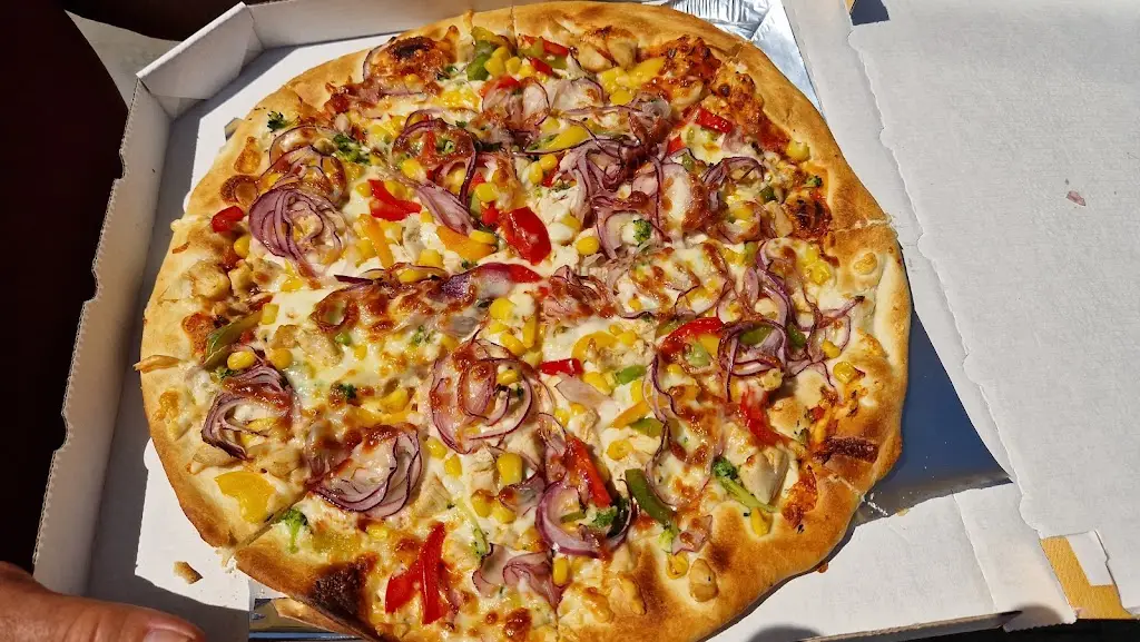 PIZZERKA SOLNICE_Solnice_slider_image_2