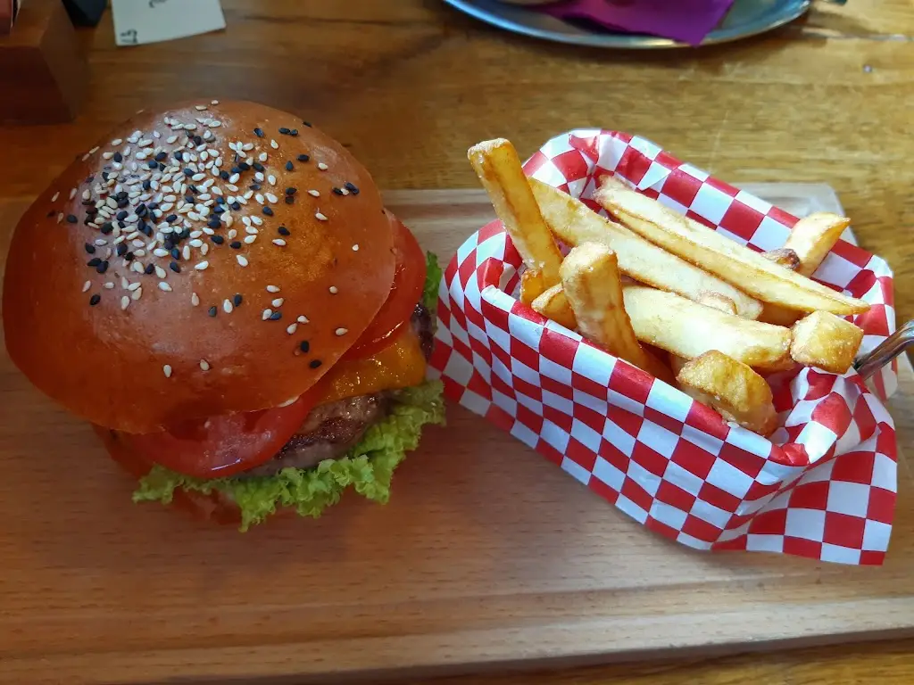 Menu_R Burger & Minigolf_Svoboda nad Úpou_immagine_5