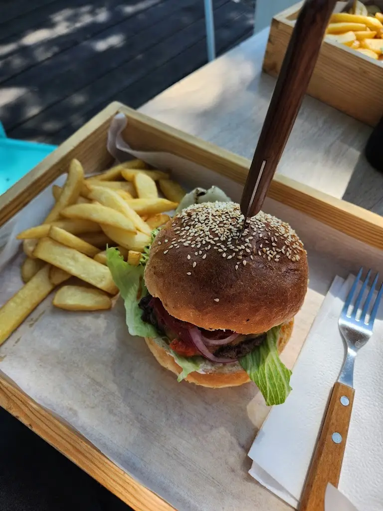 Ayman Qadri_Burgery Stacja Sobótka_Sobotka_review