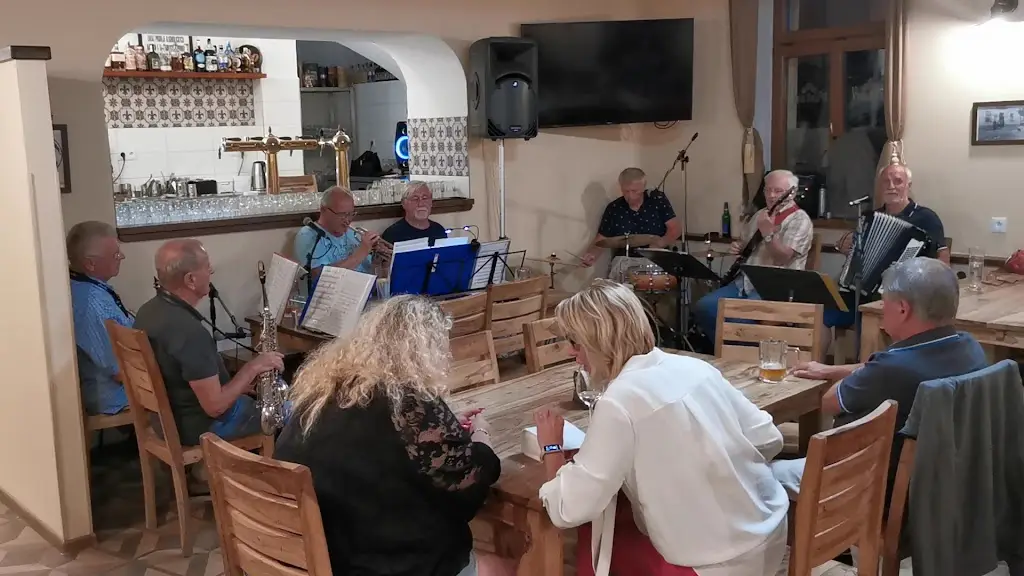 Hostinec Lok Ham_Hluboká nad Vltavou_slider_image_2