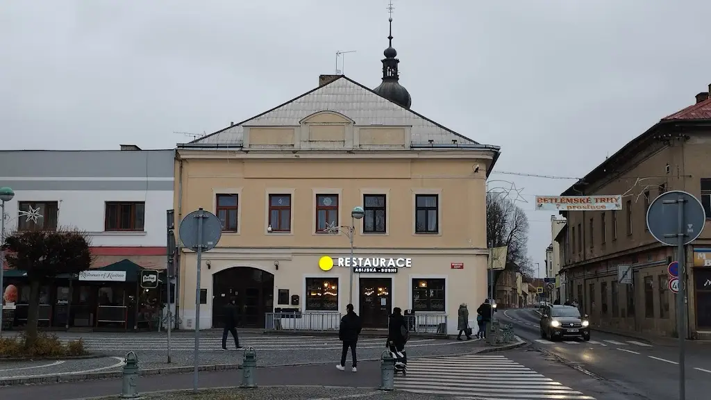 Josef Maňas_Nón Lá Restaurace Třebechovice_Třebechovice pod Orebem_review