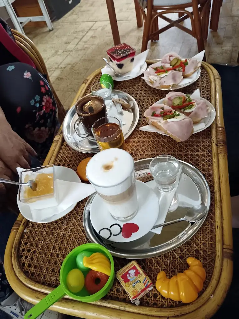 Markéta Šepsová_Kavárna Přístav_Úpice_review