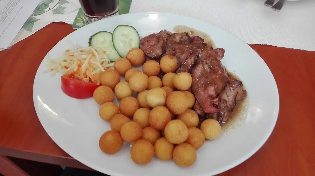 Jarda Tomeňuk_Restaurace Dělnický Dům_Týniště nad Orlicí_review