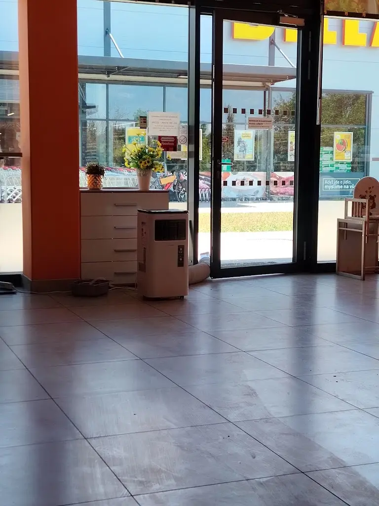 Miloslav “DJ NEO” Sestak_Asian Wok Hluboká nad Vltavou_Hluboká nad Vltavou_recensione