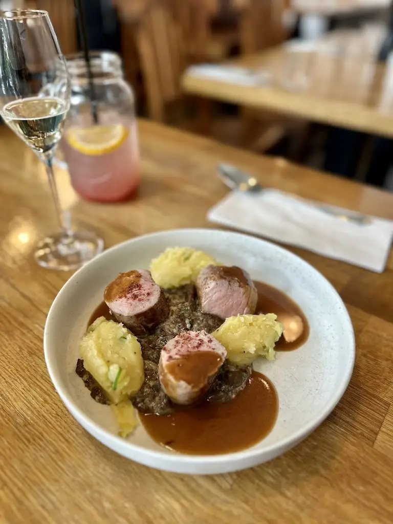 Restaurace Lebeda_Špindlerův Mlýn_slider_image_3