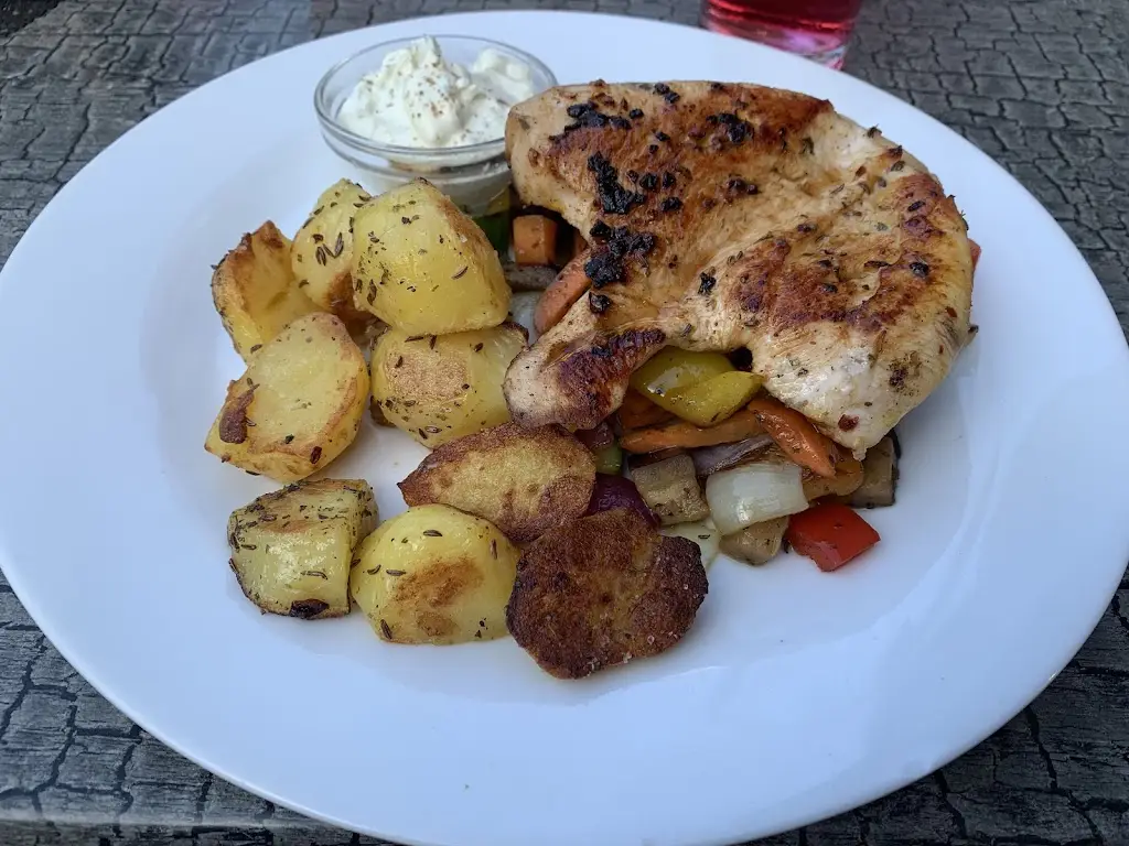 Kit Teng Chan_Restaurace V Uličce_Špindlerův Mlýn_review