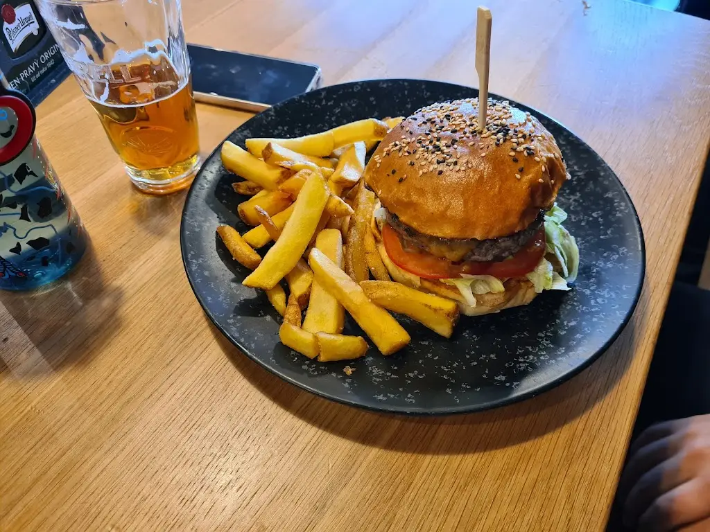 Iveta Wiedermann_PUB Špindl 14_Špindlerův Mlýn_review