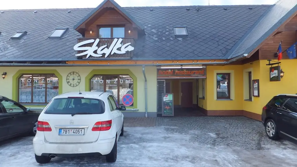 Restaurace Skalka restaurant in Benecko