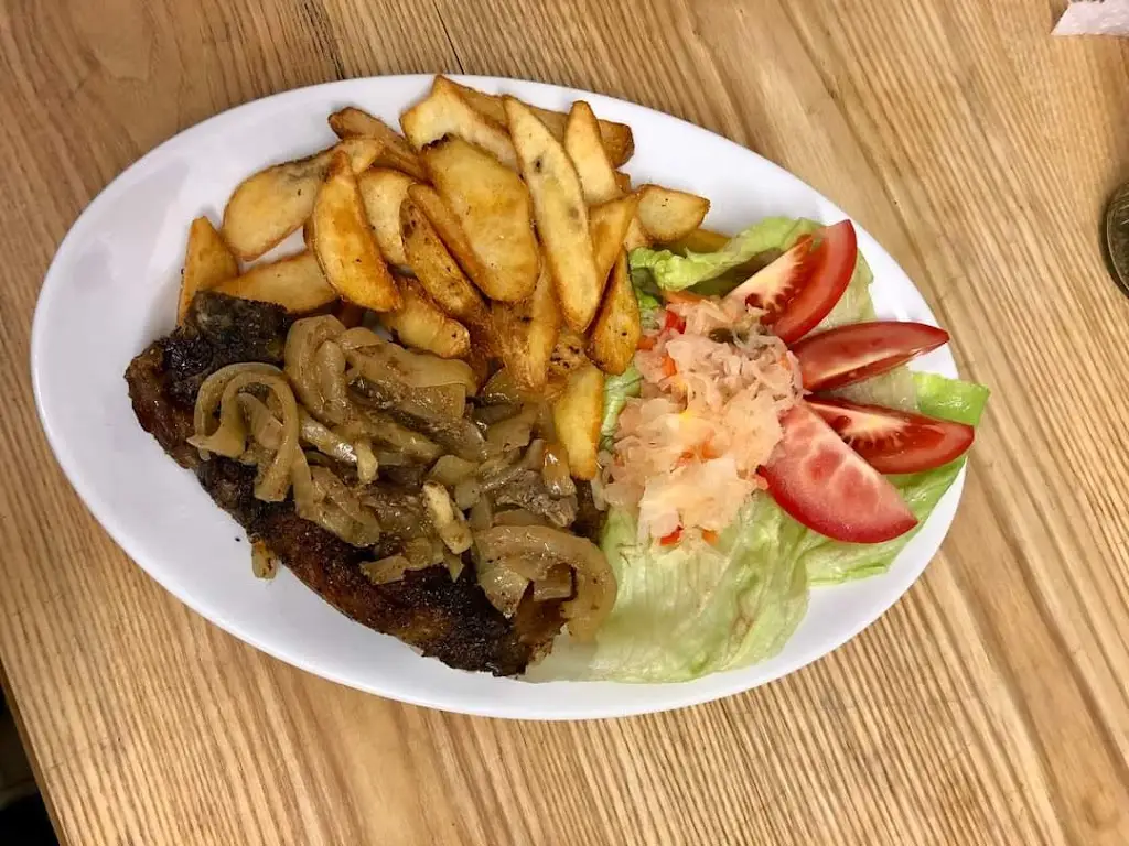 Restaurace a penzion Mája_Benecko_slider_image_2