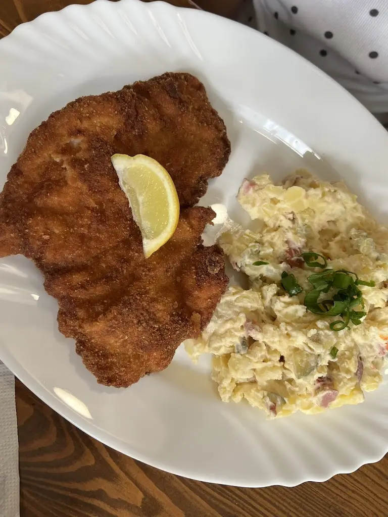 Marie W_Hospoda Obecní úřad_Cvikov_review