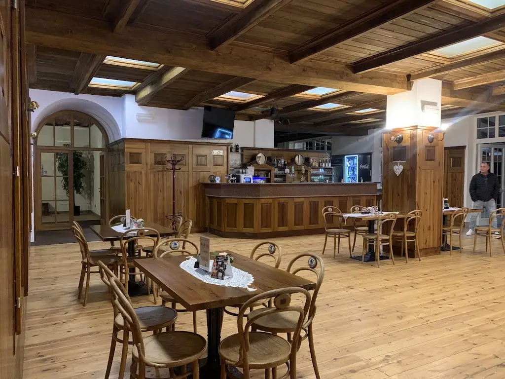 Hotel a restaurace Zámeček_Chrastava_slider_image_2