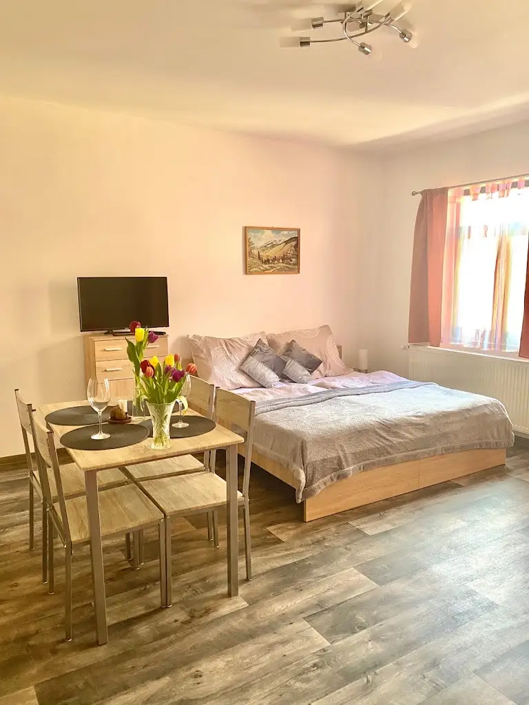 Restaurace a penzion Tam vedle_Dubá_slider_image_2