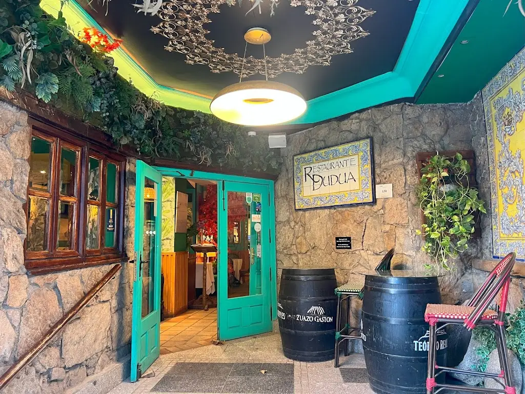 Dudua Palacio - Restaurante de cocina mediterránea en el centro de Madrid ristorante a Dubá