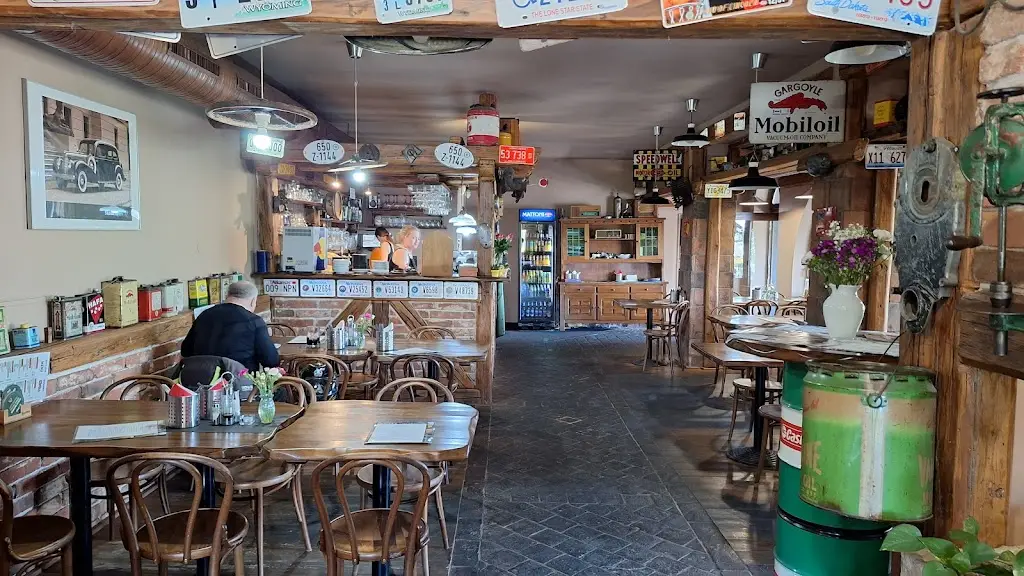 Restaurace Car Club_Vrchlabí_slider_image_3