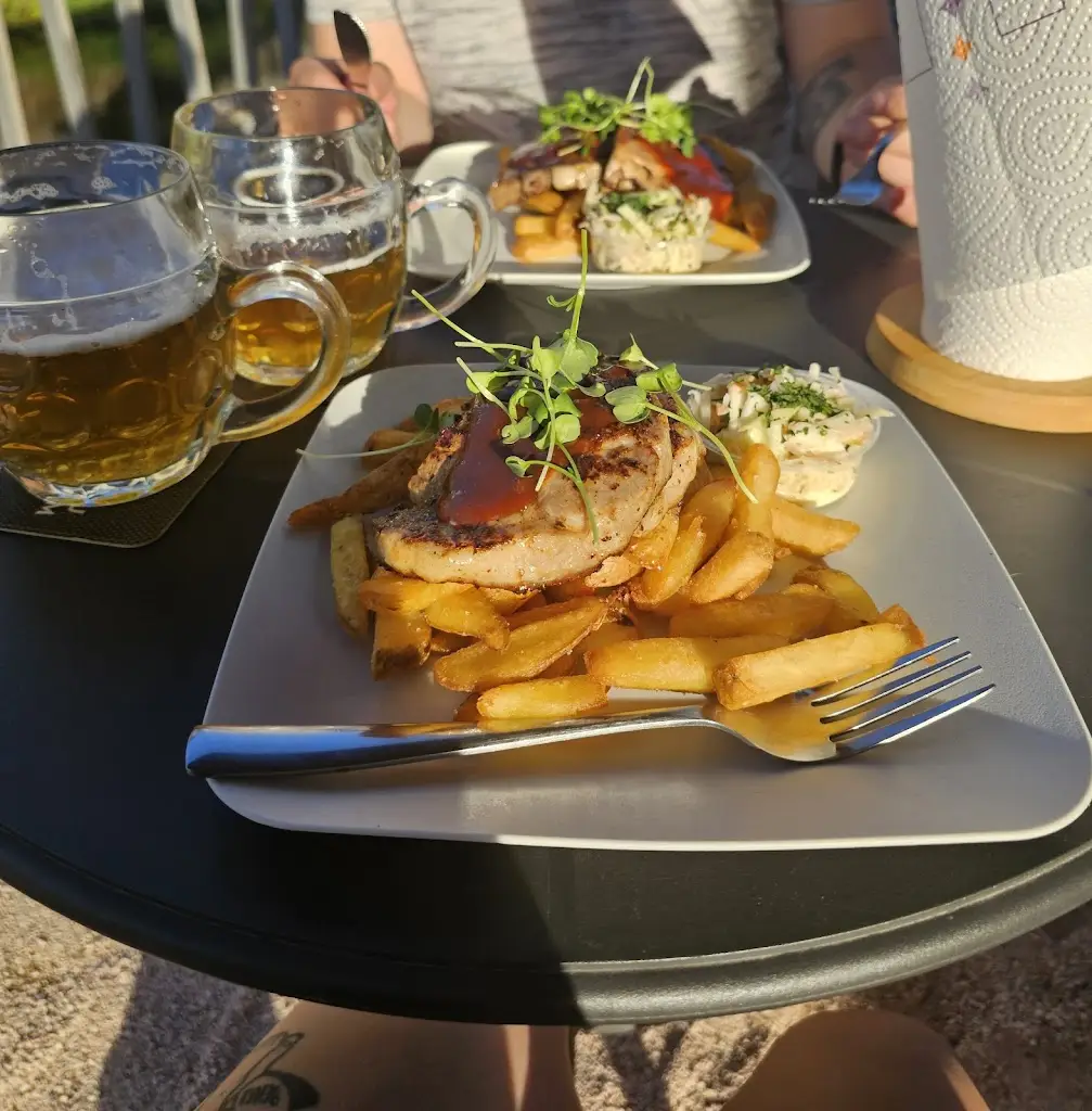 Anina Blk_Kiosek dLabe_Vrchlabí_review