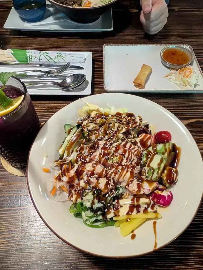 Mary Mojica_Huki Wok a Sushi_Vrchlabí_review