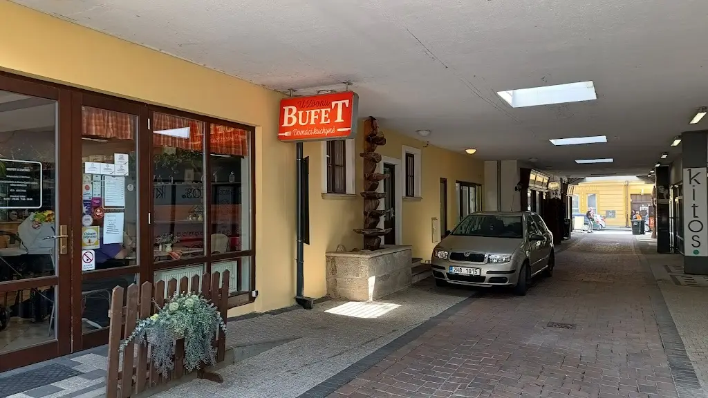 Lucie Sedlackova_Bufet U Zvonu_Vrchlabí_review