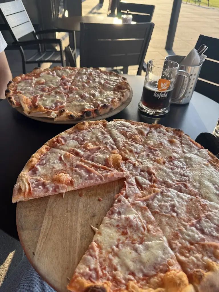 Petr Vykouk_Pizza Calabria - Aquacentrum Vrchlabí_Vrchlabí_review