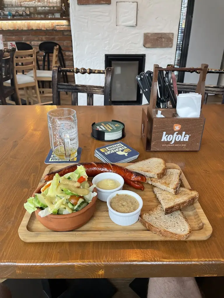 Michal Ptáček_PivoBar na náplavce_Vrchlabí_review