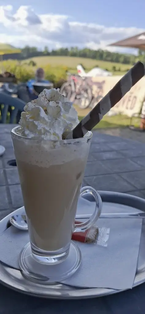 Jenny Vorbach_Aviator Café GREEN_Vrchlabí_review