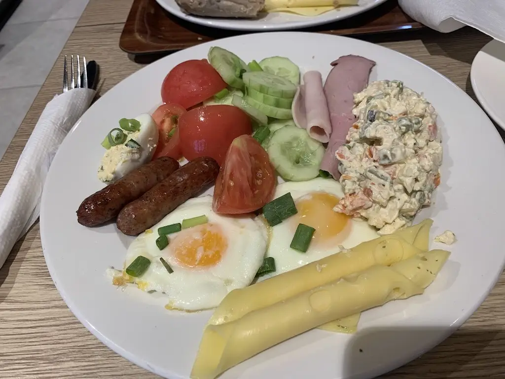 Csaba Barabás_Hotel & Restauracja Picaro Żarska Wieś Południe_Frýdlant_review