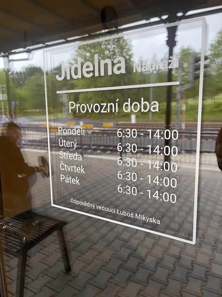 Daniel Olenočín_Jídelna Nádrazi_Frýdlant_review