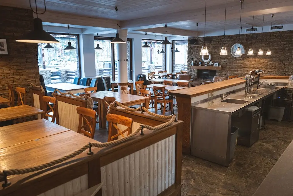 Restaurace Nad jezerem restaurant in Doksy