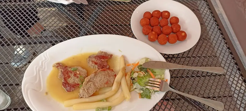 David Štofanik_Restaurant and Hotel HELLER_Doksy_review