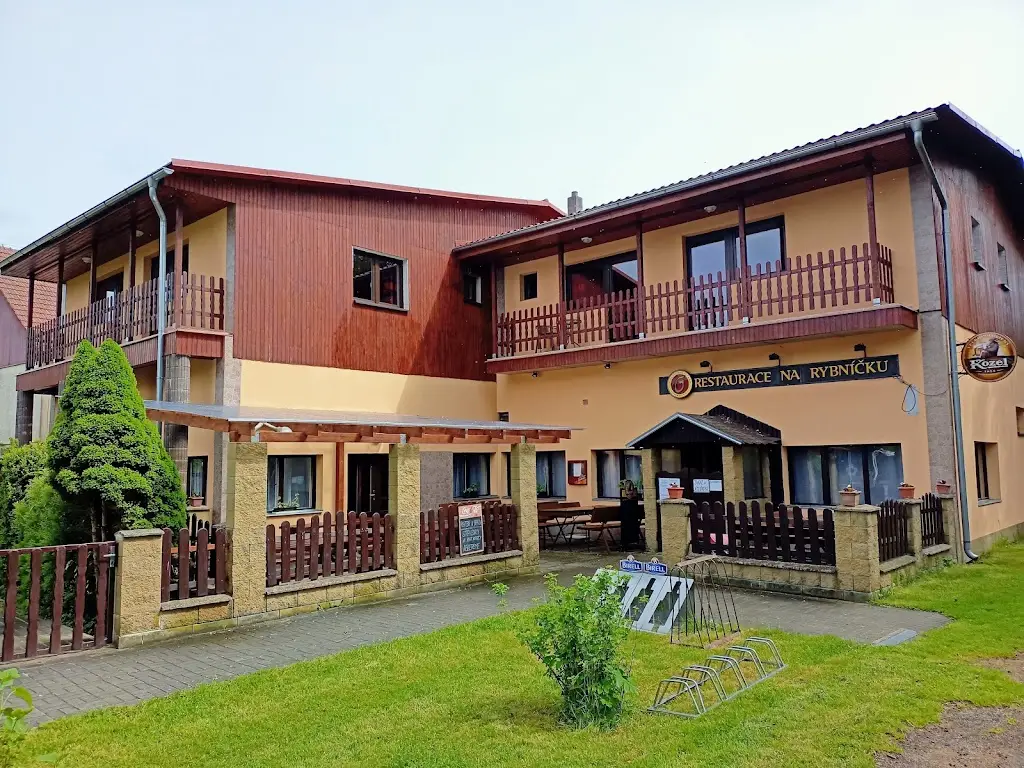 Penzion a restaurace Na rybníčku Máchovo jezero Doksy-Staré Splavy restaurant in Doksy