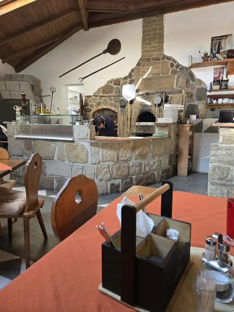 Almi penzion pizzerie_Doksy_slider_image_3