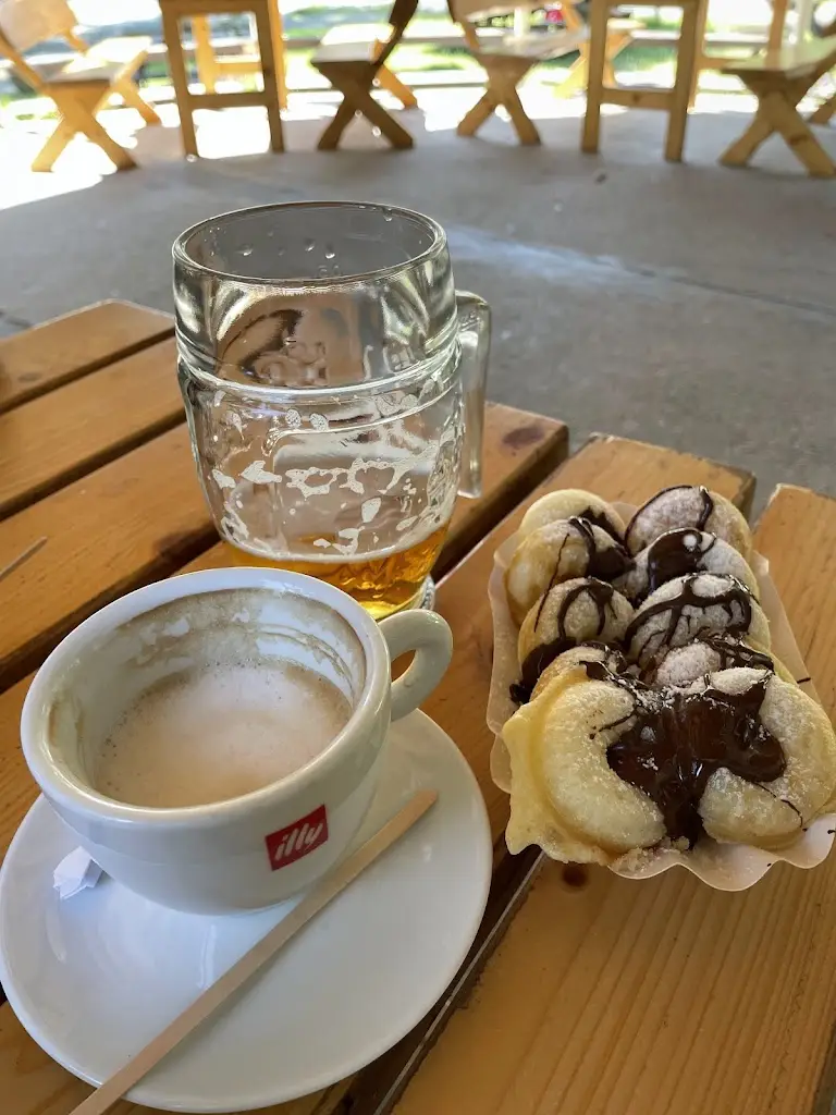 Hana Hrdová_Café a zmrzlina Saturnin_Doksy_review