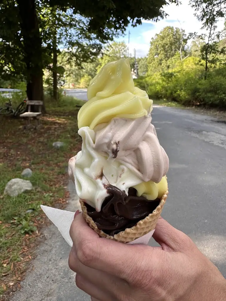 Zmrzlina U Leknínu_Doksy_slider_image_2