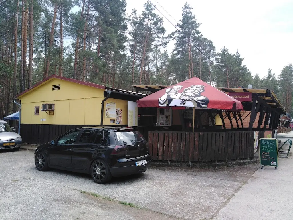 kuba fotbal_Stánek U Myslivny_Doksy_recensione