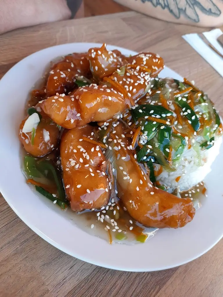 Asijská restaurace Asian Wok_Hrdějovice_slider_image_2