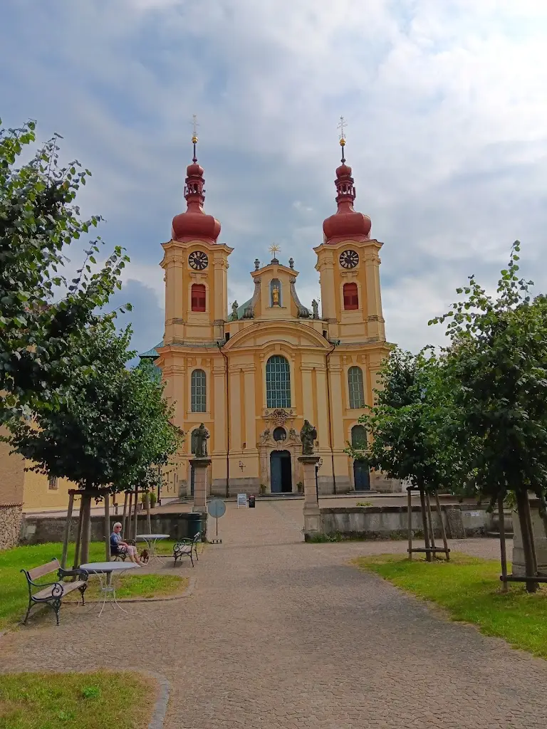 Ivo Moravec_Abbey Inn_Hejnice_review