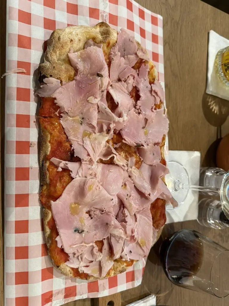 Michal Beránek_Harmio Restaurant & Cafe & Market_Hrdějovice_review