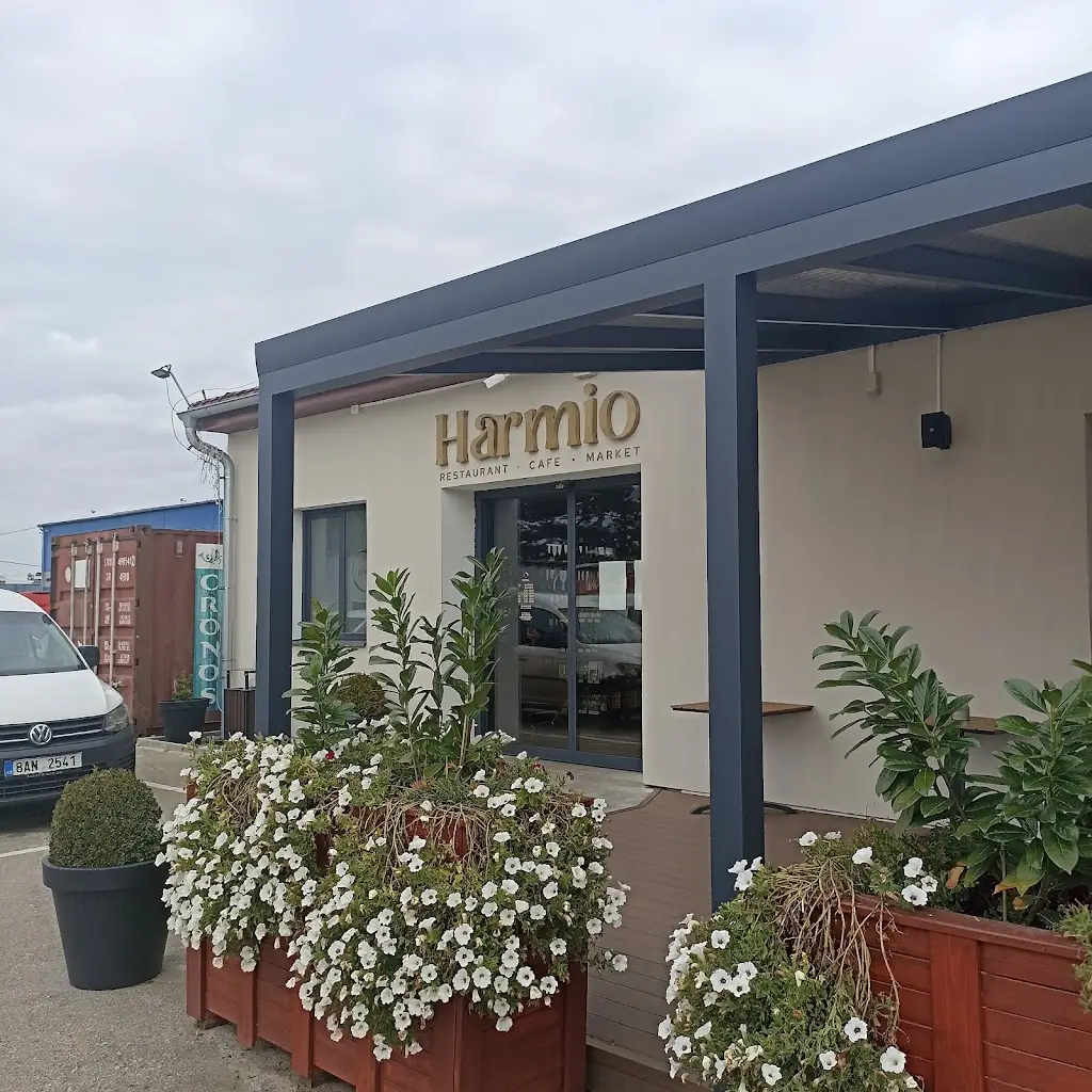 Harmio Restaurant & Cafe & Market_Hrdějovice_slider_image_3