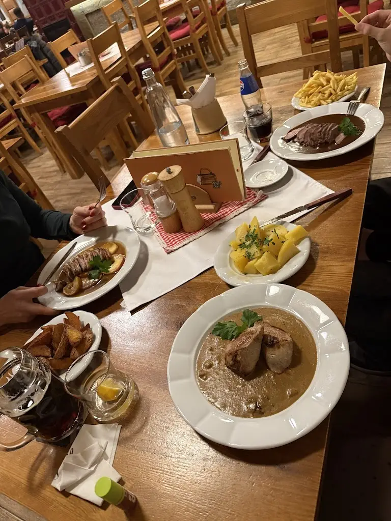 Wiktoria Boruń_Restaurace Harrachov | U Dvou kocourů_Harrachov_review