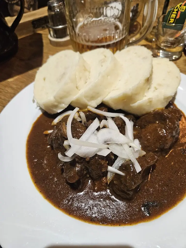 Tomek Gmosiński_Restaurant & Pension U Studny_Harrachov_review