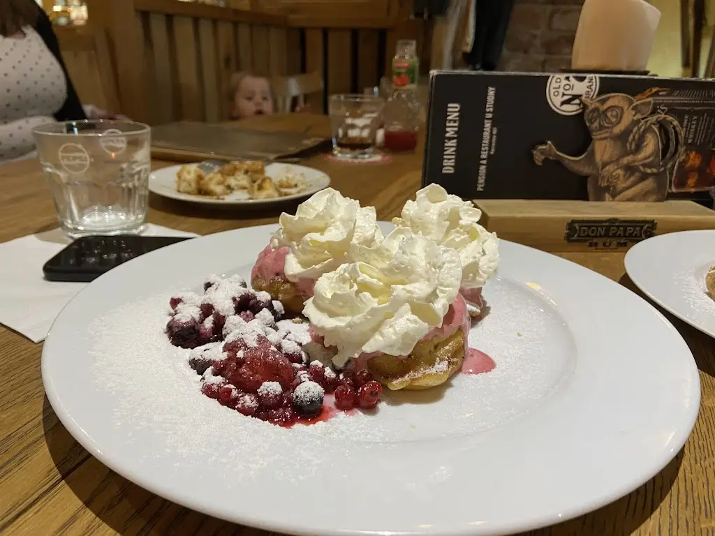 Laura Witt_Restaurant & Pension U Studny_Harrachov_review