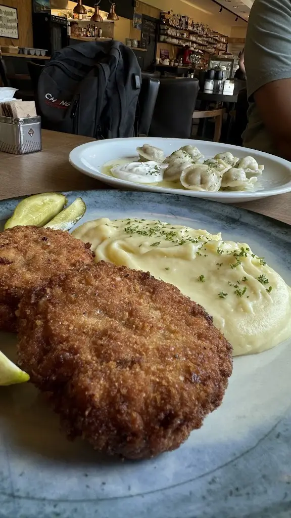 Shoshi Malik_Rustico 345_Harrachov_review