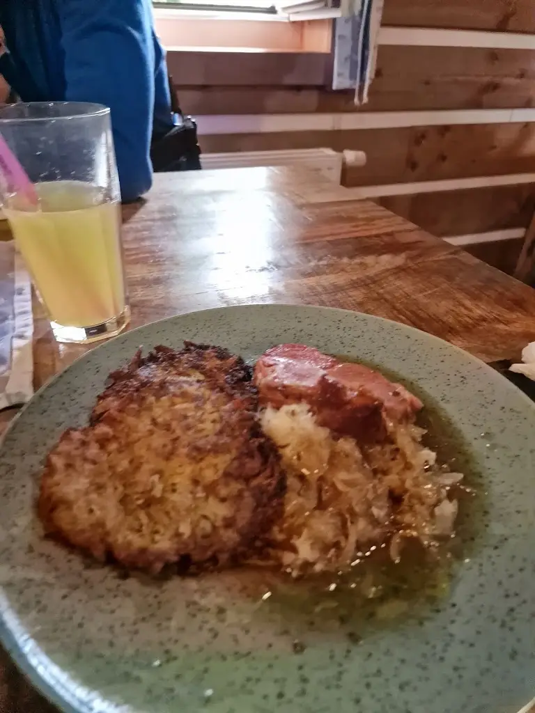 Kristina Nikitenko_Restaurace a penzion Chaloupka_Harrachov_review