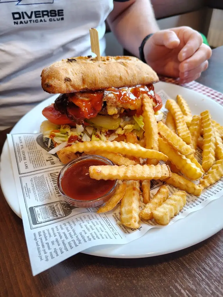 Dawid Drzewiecki_Grill a restaurace U Myšáka_Harrachov_review