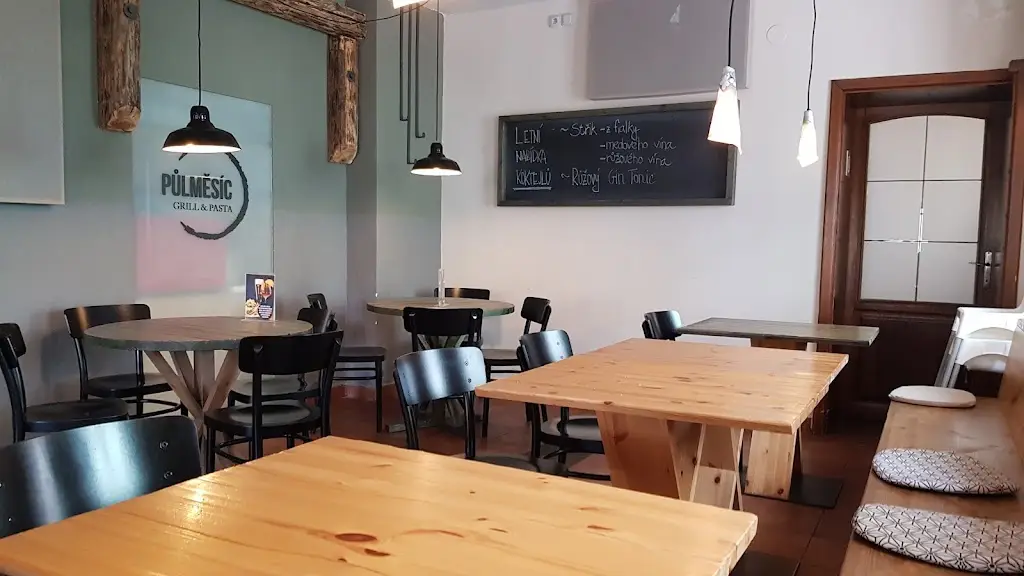 Půlměsíc Restaurant restaurant in Jablonec nad Jizerou