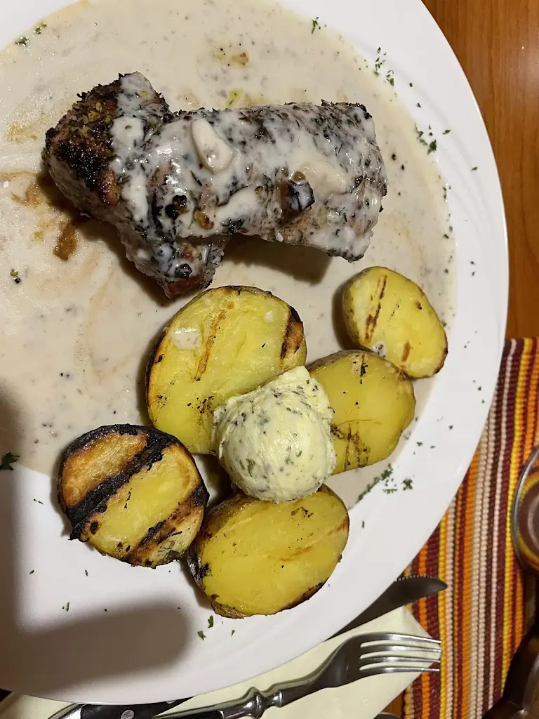 Veronica Schmidt_Steak Pub U Medvěda_Jablonec nad Jizerou_review