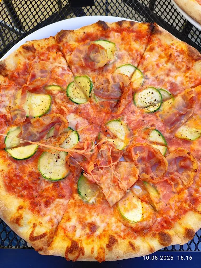 Olio Pizza & Grill_Jablonec nad Jizerou_slider_image_3