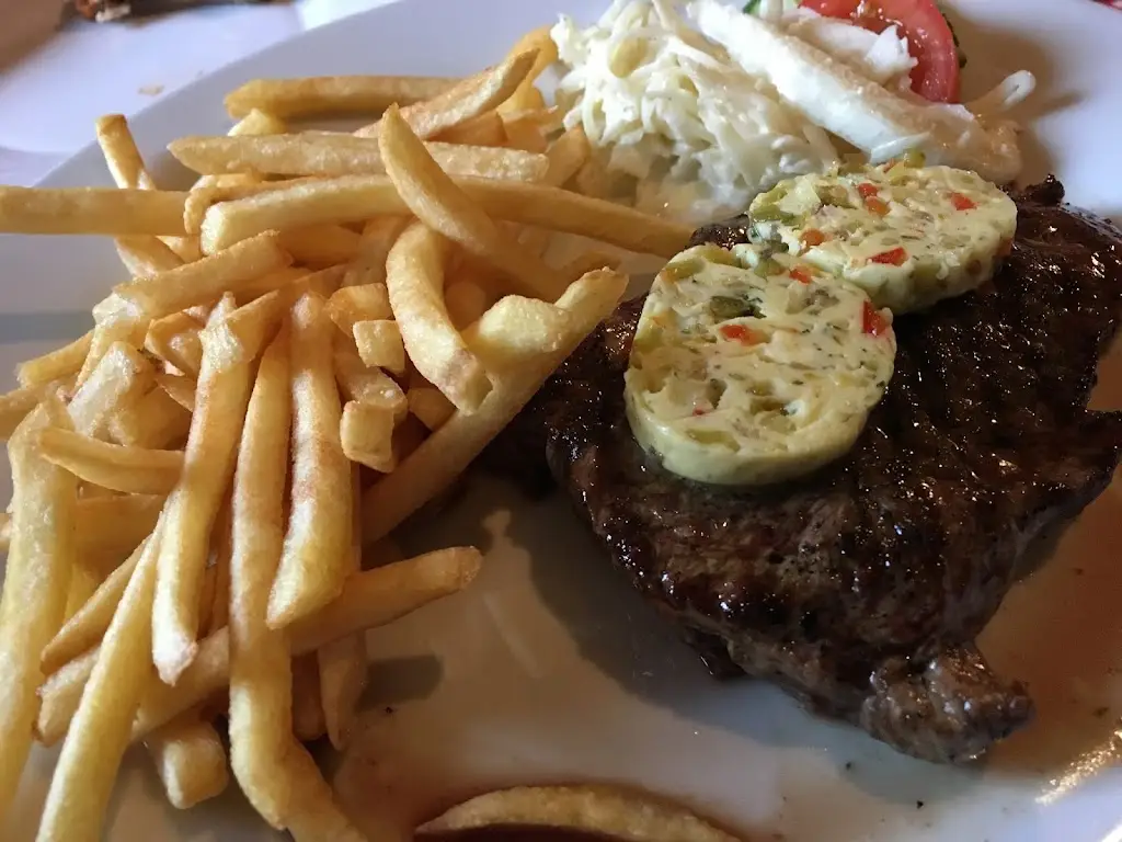 Zach King_Camelot Restaurant_Hrádek nad Nisou_review