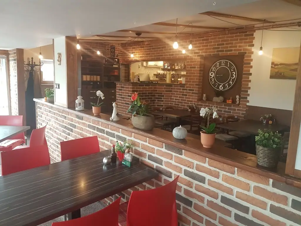 Street Corner Restaurant_Hrádek nad Nisou_slider_image_1